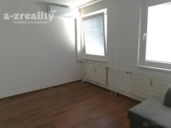 Na prenájom 1 izbový byt v Nových Zámkoch - 2