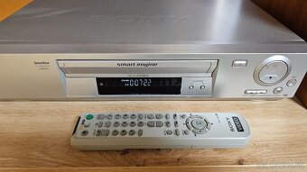 SONY  SLV-SE700 - 2