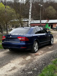 Rozpredam Škoda Superb 2 facelift sedan 2.0 TDi . Kod motora - 2