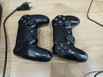 Playstation 4 Slim - 2