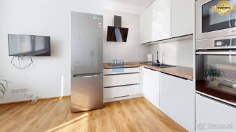 REZERVOVANÝ 1izbový byt s veľkou lodžiou - 2