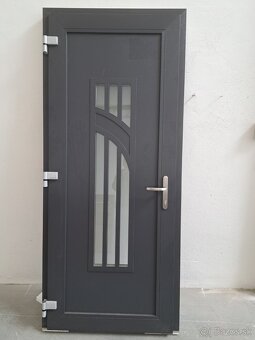 Vchodové dvere plastové - 2