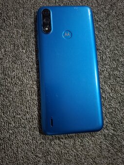 Predám nefunkčný mobilný telefón iba na diely - 2