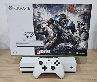 Xbox One S 1TB + Hry - 2