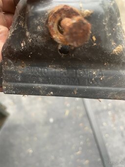 Predám univerzálne priečne strešné nosiče / tyče - 2