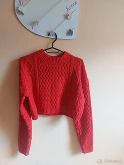 Svetríky XS 6 €/ks - 2