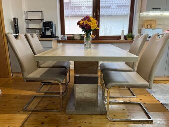 Jedálenský stôl so 4 stoličkami - 2