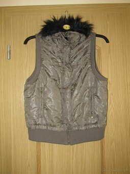 Teplá vesta s kožušinou v. 42 - 2