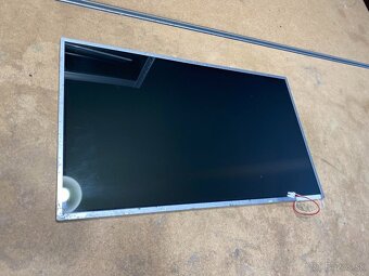 Predám použitý display do notebooku 15,6 palca - 2