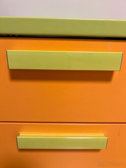 Kontajner so zásuvkami - 2