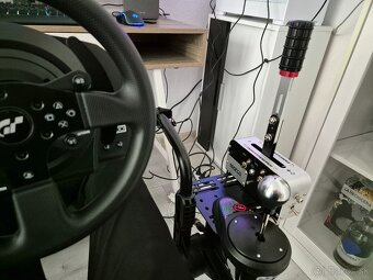 Predám závodný simulátor. - 2