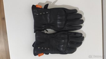 Helma, bunda, rukavice - 2