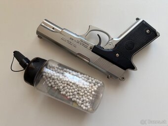Airsoft Colt s BBs. - 2