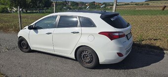 Hyundai i30 1.4 i - 2