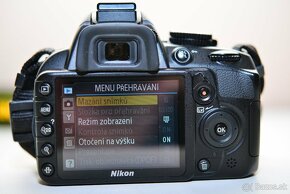 Nikon D3100 + příslušenství - 2