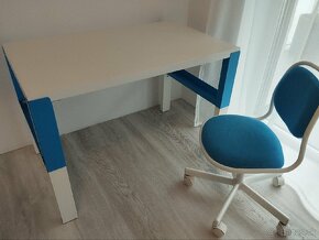 Rastuci stol IKEA PAHL v modrej farbe + otocna stolicka - 2