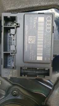 Audi RJ okna - 2