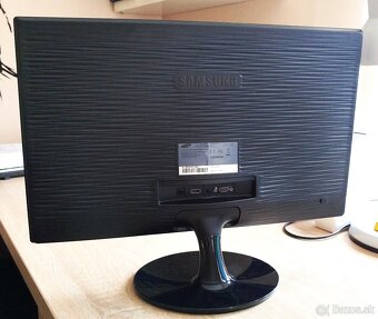 Monitor Samsung 22 palcov - 2