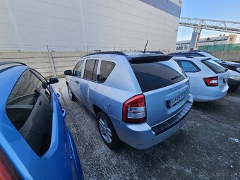 Predám Jeep Compass 2,4 automat 4x4 - 2