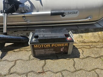 Predám čln, motor a beterku - 2