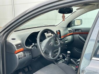 Toyota Avensis D4D 2.2 Diesel - 2