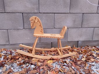 Drevený hojdací koník - 2