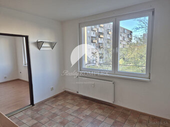 Reality KOMPLEX s.r.o., Vám ponúka na PREDAJ 1 izbový byt na - 2