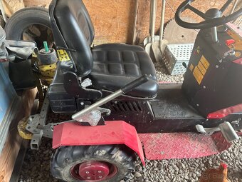 Predam traktorik Dakr panter pdf5 sj s prislusendtvoˇ - 2