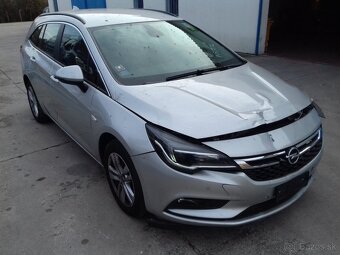 Lacno rozpredám na NÁHRADNÉ DIELY Opel Astra Combi K 2015-20 - 2