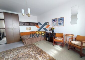 Priestanný 1 izbový byt s dvomi skvelými loggiami vo vyhľadá - 2