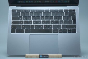 ZÁRUKA/Macbook Air 13.3"/I5 1.6GHZ/8GB RAM/256GB SSD/CZ - 2