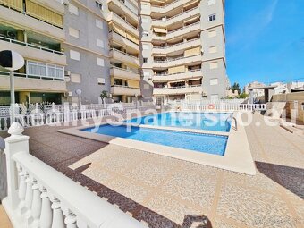 Prodej útulného apartmánu 3kk s výhledem na bazén-Torrevieja - 2
