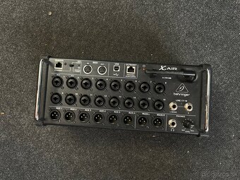 Behringer XR18 - 2