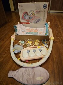 Hracia deka s piánom a hrazdou - 2