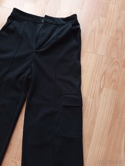 Cierne nohavice s vrecakmi - cropp veľkost 38 - 2