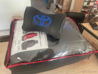 Toyota auris. Potahy. - 2