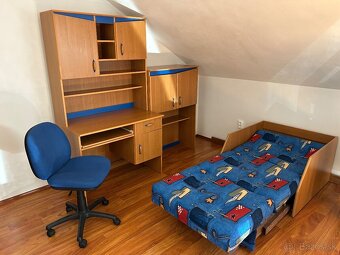 Detský nábytok – posteľ, skrinky, stolík - 2
