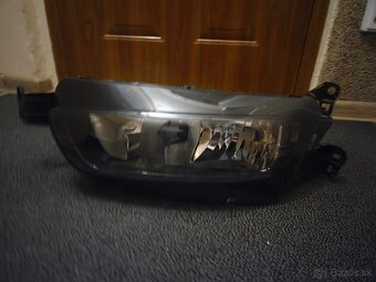 Predàm hlavnè lavè svetlo citroen c4 picasso - 2