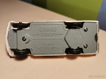Corgi toys Ford Thunderbird - 2