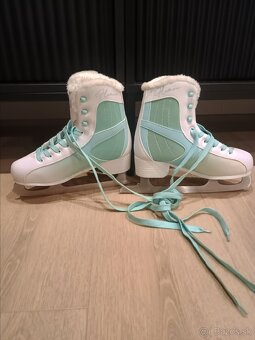 Dievčenské korčule č.37 - 2