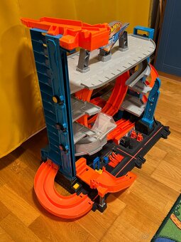 Hot Wheels garaz - 2