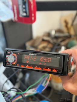 Pioneer MVH-X560BT - 2