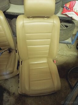 Béžove sedačky touareg 7l - 2