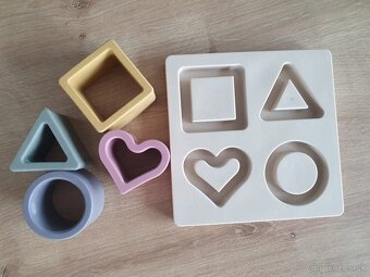 NATTOU silikónové vkladacie puzzle - 2