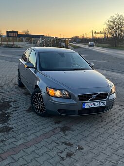 Volvo s40 2.0 diesel 100kw 2005 šedá metalíza - 2