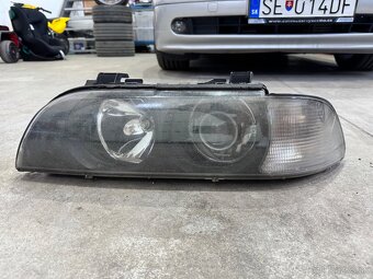 Xenon svetlá BMW e39 predné - 2