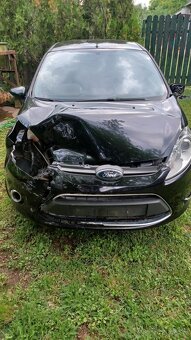 Ford Fiesta 1.4 (71kW) r. 2010 – na súčiastky alebo vcelku - 2
