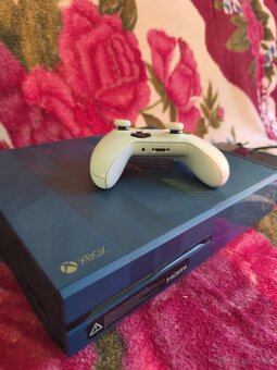 Predám Xbox one Forza edition 1TB - 2