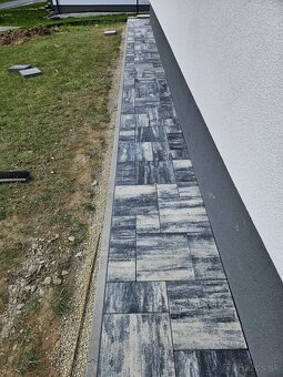 POKLADKA ZAMKOVEJ DLAŽBY - 2