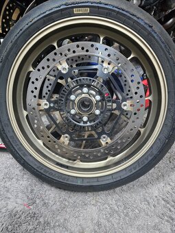 Aprilia RSV4 predné koleso - 2
